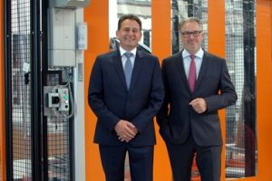 Henke Solartechnik für Bückeburg - SOLARWATT senkt Preise für Glas-Glas-Module