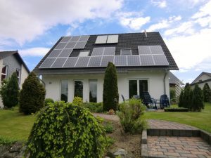 Henke Dachdeckerei | Zimmerei | Solartechnik für Bückeburg - Solarstrom im Eigenheim ist auch im Jahr 2020 profitabel 